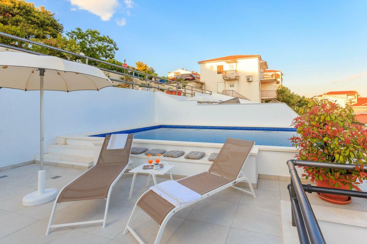 Apartments Meri โตรกีร์ ภายนอก รูปภาพ