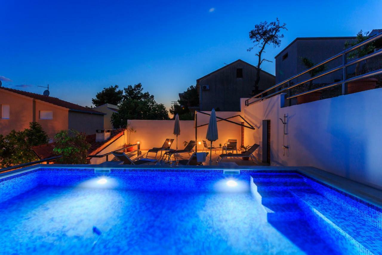 Apartments Meri โตรกีร์ ภายนอก รูปภาพ